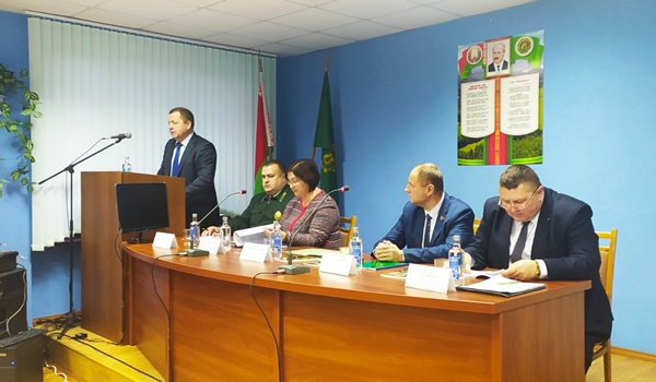 Продолжается обсуждение проекта изменений и дополнений Конституции Республики Беларусь