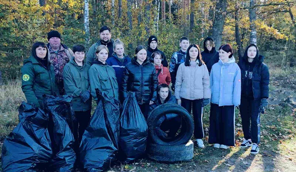 Участие в очистке леса от мусора