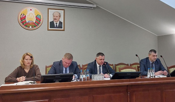 Предпраздничный день в Минском ГПЛХО начался с рабочего совещания с руководителями и главными специалистами лесхозов