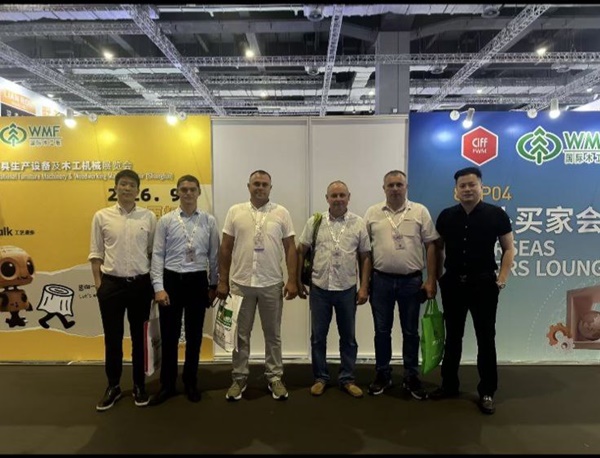 БЕЛОРУССКИЕ ЛЕСХОЗЫ ИЗУЧАЮТ ОПЫТ ДЕРЕВООБРАБОТКИ В КИТАЕ