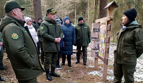 ВОПРОСЫ БЛАГОУСТРОЙСТВА ОБСУДИЛИ В ВОЛОЖИНСКОМ РАЙОНЕ