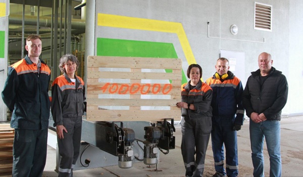 Знаковая веха в развитии Крупского лесхоза: выпущен миллионный поддон!