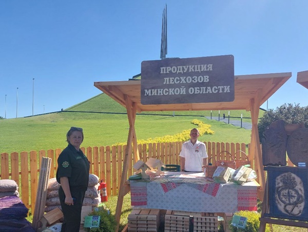 Центральной площадкой праздничных мероприятий в этом году стал Мемориальный комплекс